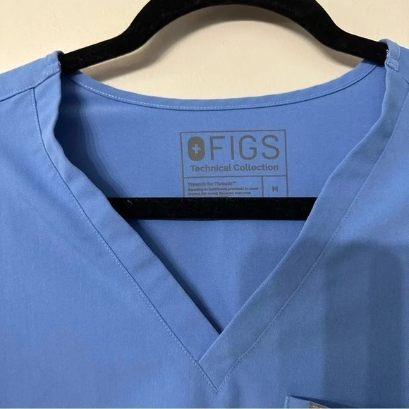 FIGS Technical Collection Catarina One Pocket V-Neck Scrub Top Blue Size M GUC - Picture 3 of 10